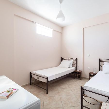 דירות House In Eleusis מראה חיצוני תמונה